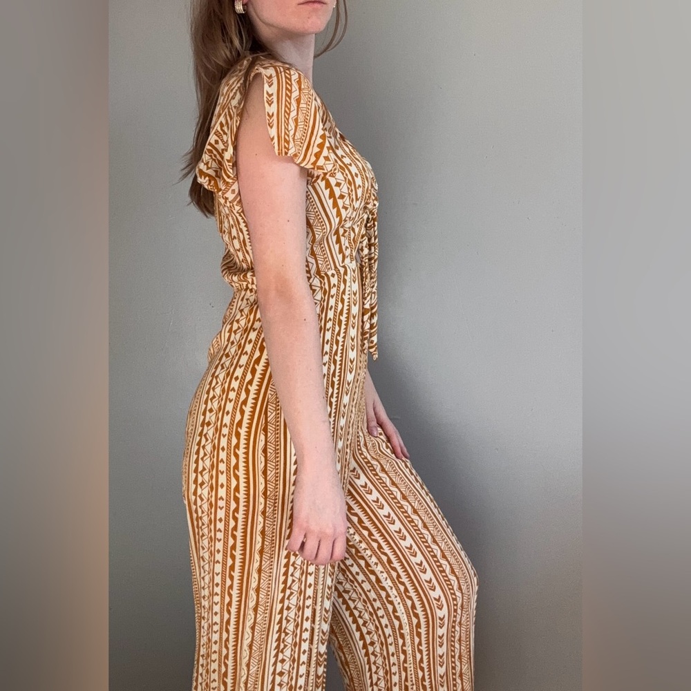 Aztec Patterned Tie-Front Jumpsuit. - Picture 4 of 7
